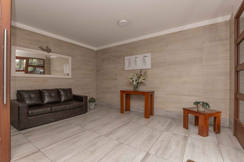 Edificio Gran Av. José Miguel Carrera (1 Est. 1 Bod.) Vist