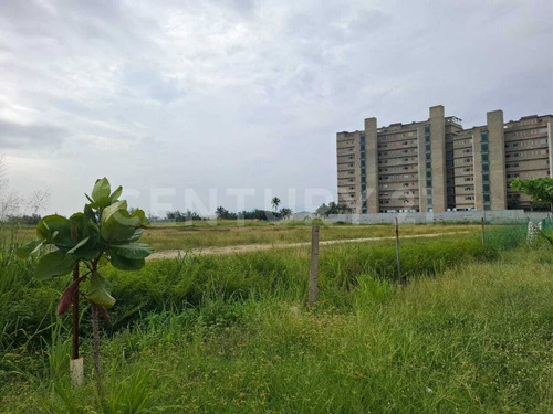 Terreno En Venta, En Av. Abraham Zabludovsky Col. Transportistas Coatzacoalcos