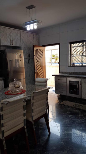 Casa Com 3 Quartos , 3 Banheiros , Duas Vagas De Garagem