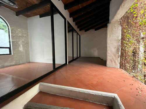 Casa Con Uso De Suelo En Renta-toluca-1,150m2