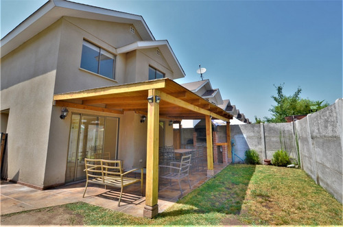 Imagen 3 de 13 de Casa En Condominio Con Portón En Estancia Liray