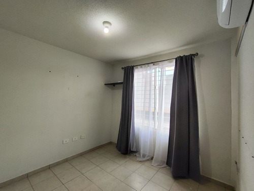 Casa De 1 Solo Nivel En Renta En Viñedos Queretaro