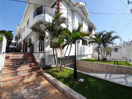 Casa En Arriendo En Barranquilla Ciudad Jardín. Cod 110661