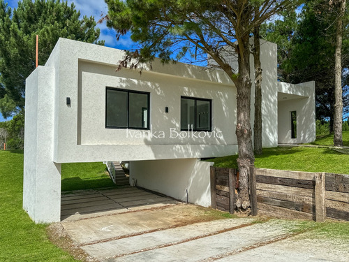 Venta Casa Costa Esmeralda Barrio Ecuestre A Estrenar Fondo Libre Piscina