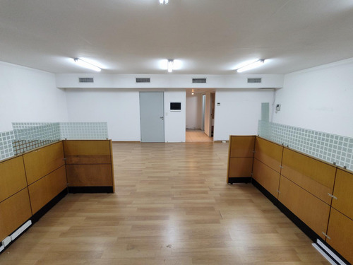 Edificio De Oficinas En Alquiler