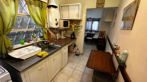 Casa En Venta - 3 Dormitorios 1 Baño - Cochera - 1.417mts2 - Parque Leloir, Ituizangó