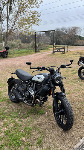 Ducati Scrambler Icon Dark 800cc