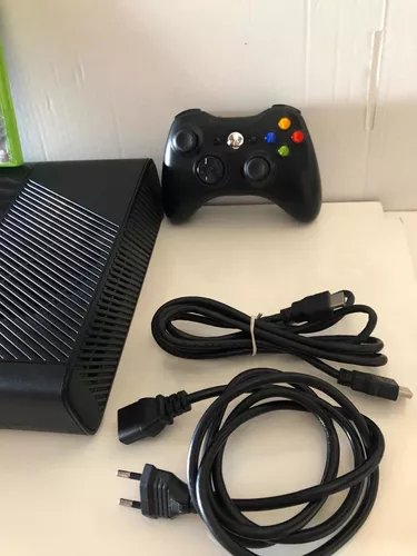 Microsoft Xbox 360 Super Slim 4gb + 3 Jogos Standard Cor Preto em