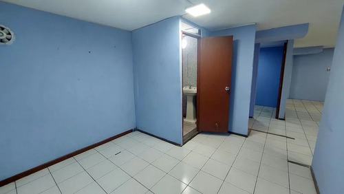 Plaza Ñuñoa Edificio Acuario Local En Venta