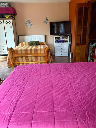 Casa En Venta - 4 Dormitorios 4 Baños - 3.000mts2 - La Plata
