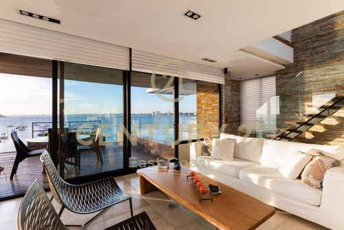 Imagen 6 de 30 de Le Bleu Pent-house En Venta Frente Al Puerto Con El Diseño De Carlos Ott