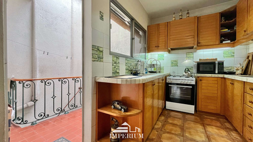 Casa De 2 Dormitorios, 2 Baños Y Garaje En Parque Batlle