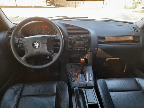 BMW Serie 3 328i AT SEDAN E36
