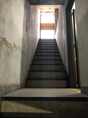 Venta Galpon Deposito Olivos Vicente Lopez 270m2 Cub.