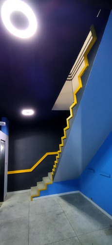 Imagen 4 de 14 de Local Avenida Bolívar Norte A Pie De Calle, Entrega Totalmente Remodelado. Traspaso!!!