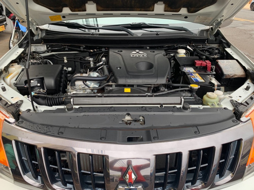 Imagem 12 de 14 de Mitsubishi L200 Triton Sport Hpe 2.4 Branco 2018