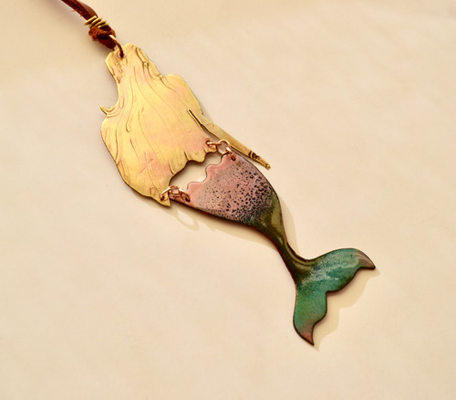 Collar Sirenita, Cobre Esmaltado, Bronce, Cuero, Cod1