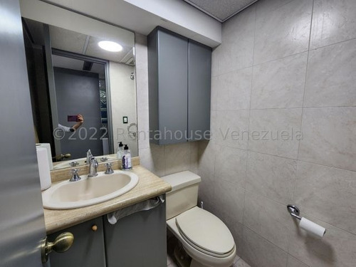 Imagen 7 de 13 de Mayerling Gonzalez Bm Vende Oficina Comercial En El Rosal Mls #22-28643