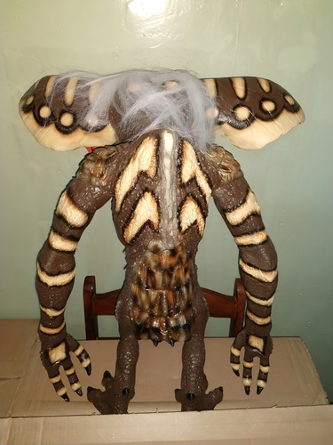 Muñeco Gremlin Evil Stripe Puppet Trick Or Treat Studios