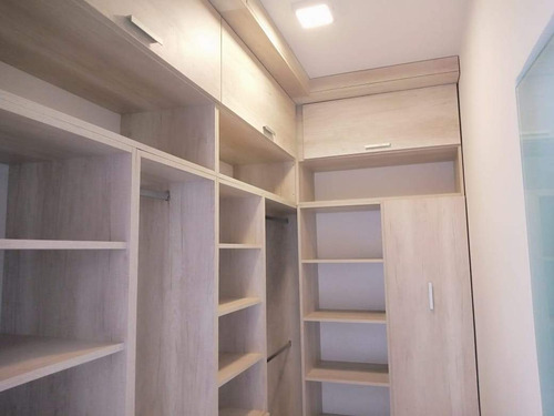 Casa En Venta De 3 Dormitorios En Las Cañitas Barrio Privado