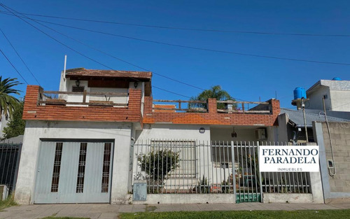 Casa En Villa Santos Tesei