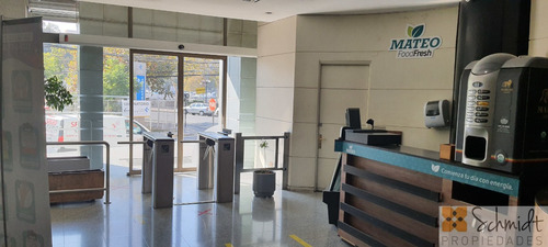 Excelente Oficina En Una Ubicación Privilegiada