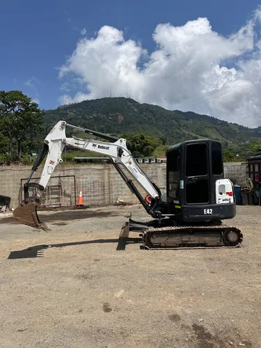 Bobcat E42 Año 2020