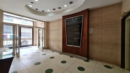 Venta De Oficina Monserrat Reciclada Toda Exterior