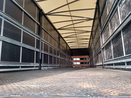 Imagem 2 de 11 de Carreta Sider 28 Pallets 2021