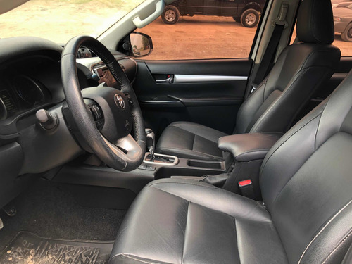 Toyota Hilux 2.8 Cd Srx 177cv 4x4 At 2016