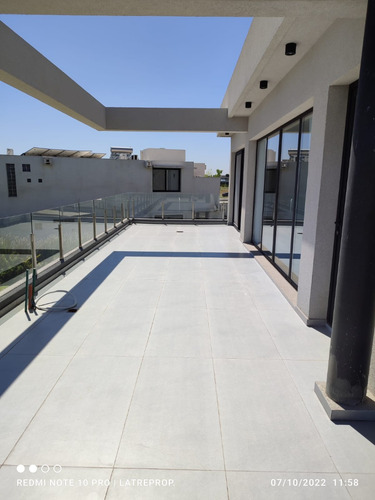 Imagen 23 de 28 de Fantástica Casa En Venta, Nueva Y Amoblada. Fondo Al Lago. B° Terralagos Canning
