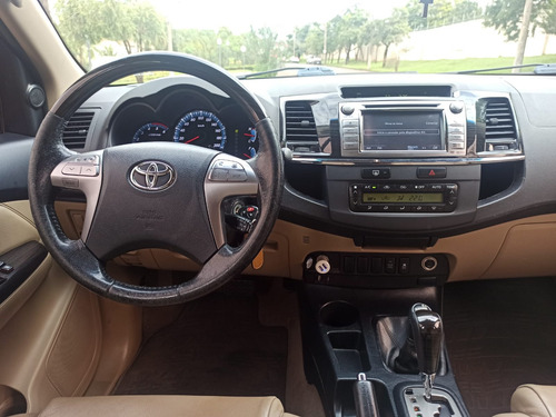 Toyota Hilux SW4 3.0 SRV 4X4 16V TURBO INTERCOOLER DIESEL 4P AUTOMÁTICO