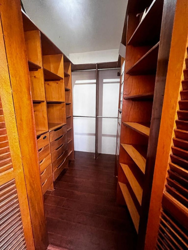 Imagen 8 de 18 de Casa En Macaracuay 600mt2 Caracas Calle Cerrada.
