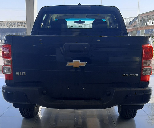 Imagen 8 de 15 de Chevrolet S10 2.8 Ls Cabina Doble 4x2 Manual 2023 Pick Up