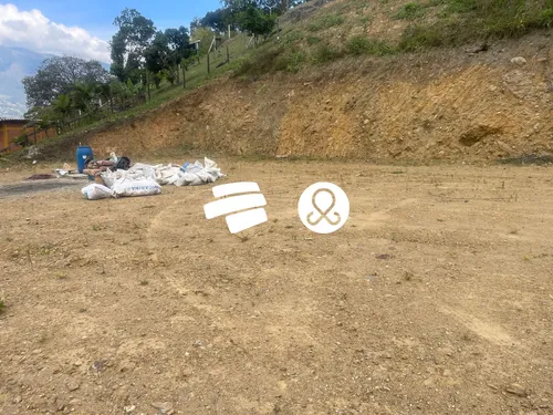 Lote Con 2 Explanaciones En La Vereda Cabuyal Copacabana Antioquia