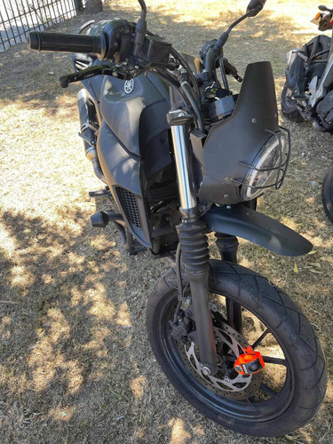 Imagen 8 de 9 de Yamaha Fz 25 Con Agregados De Seguridad Y Confort