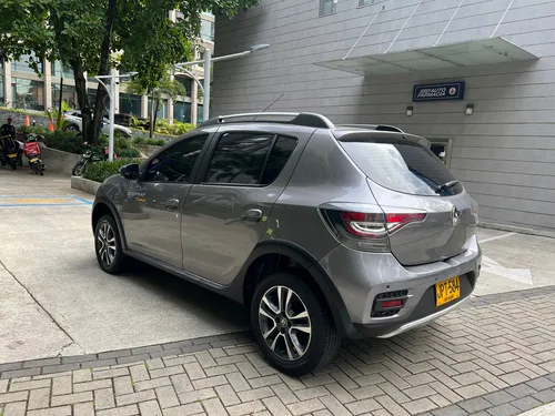 Renault Stepway 1.6 Intense Automática