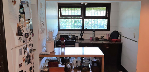 Imagen 7 de 30 de Impecable Chalet En Barrio Parque Luro