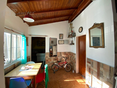 Casa Y Departamento En Venta En Villa Escobar, Francisco Alvarez, Moreno