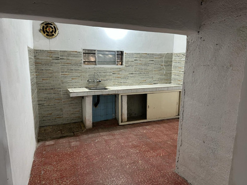 Casa En Ph Totalmente Independiente Frente A La Plaza Del Independiente Lezica