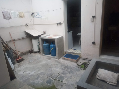 Casa De Venta En La Calle Reina Victoria Y Santa Maria - Quito