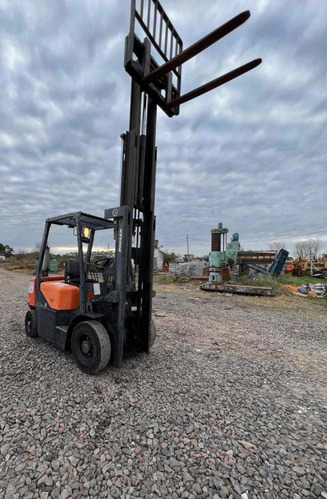 Imagen 10 de 15 de Autoelevador Toyota 1500kg Nafta Envios A Todo El Pais
