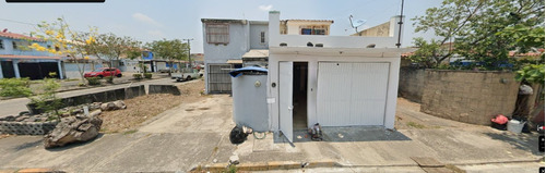 Maf Casa En Venta De Recuperacion Bancaria Ubicada En Circuito 12, Rincon Mexicano Veracruz