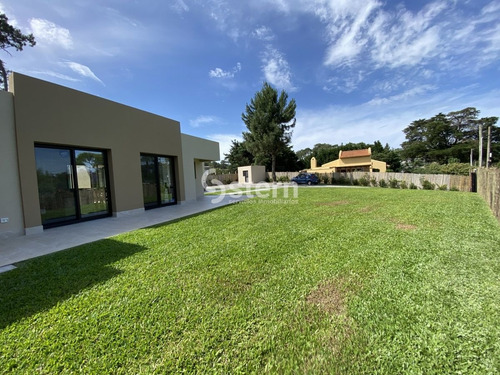 Imagen 14 de 16 de Moderna Propiedad De 3 Dormitorios A Estrenar En Venta En Marly - Punta Del Este