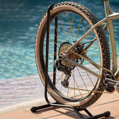Imagen 2 de 4 de Soporte Para Suelo De Bicicleta Eltin