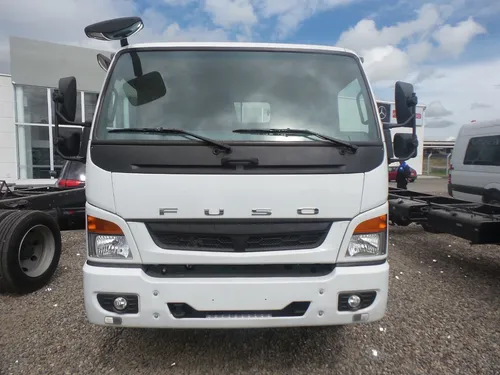 Mitsubishi Fuso Fa Modelo 2023 Mejor Desempeño Mayor Carga