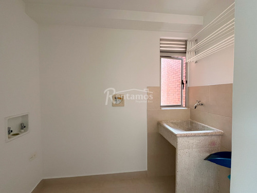 Apartamento En Arriendo En Benedictinos. Cod A776241