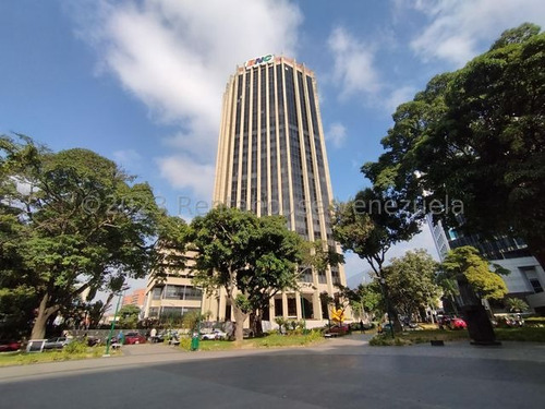 En La Torre Más Emblemática De Caracas, Oficina En Alquiler #24-2739