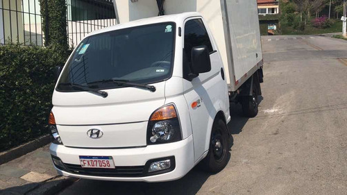 Imagem 2 de 4 de Hyundai Hr 2022 2.5 Hd Cab. Curta S/ Carroceria Tci 2p