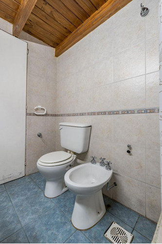 Venta/permuta - Casa Planta Alta, 4 Dormitorios - Centro, Rosario.